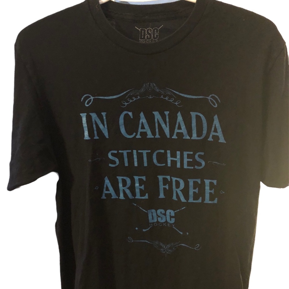 DSC Hockey T-Shirt “in Canada stitches are free” men’s Med